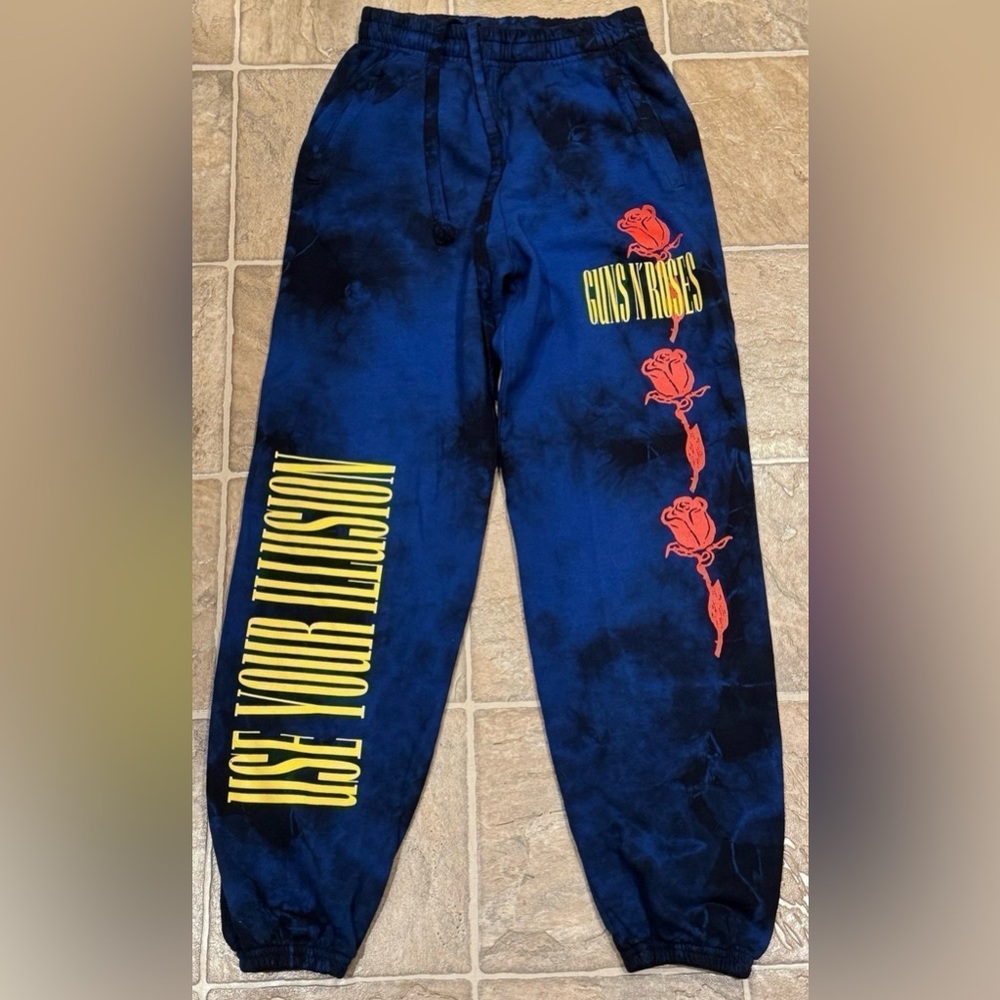 GUNS N’ ROSES THERE'S A HEAVEN JOGGERS I RARE | out of stock in stores/online